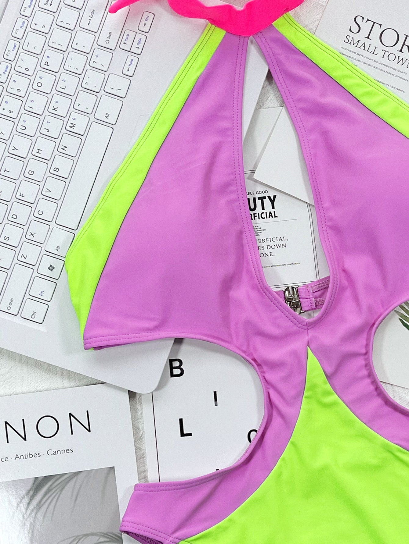 Contrast Color Bikini Swimsuit