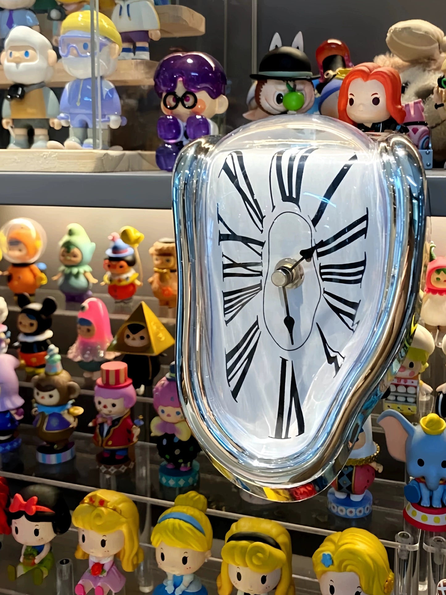 Melting illusion Desk Corner Clock Silent Quartz