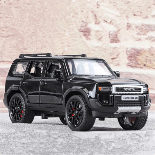 1: 32 Toyota Car Model alloy sound and light simulation SUV domineering off-road vehicle