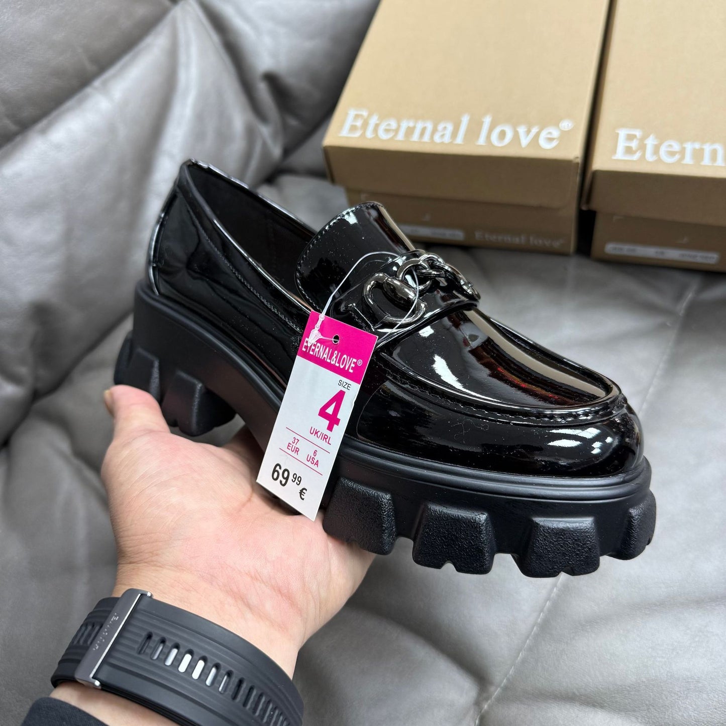 Platform leather shoes with hidden heel lift