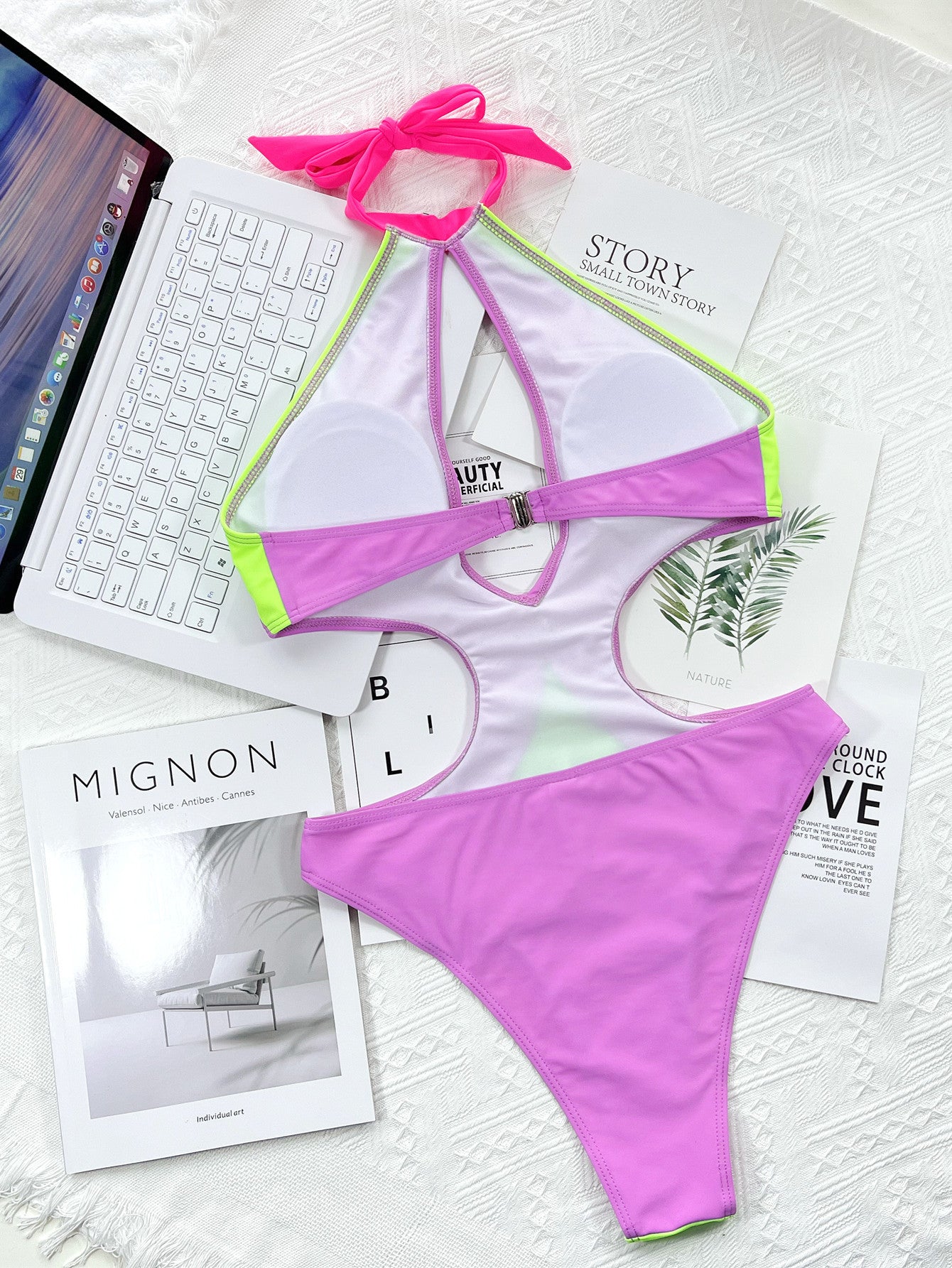 Contrast Color Bikini Swimsuit