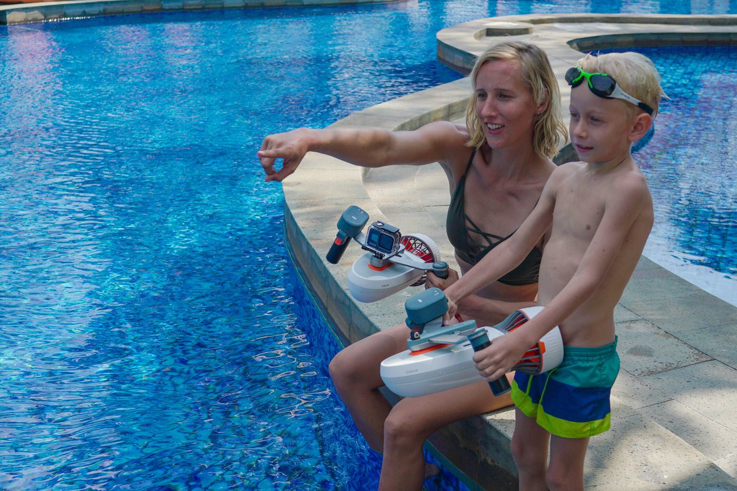 UNDERWATER SCOOTER 💦 - The Tini