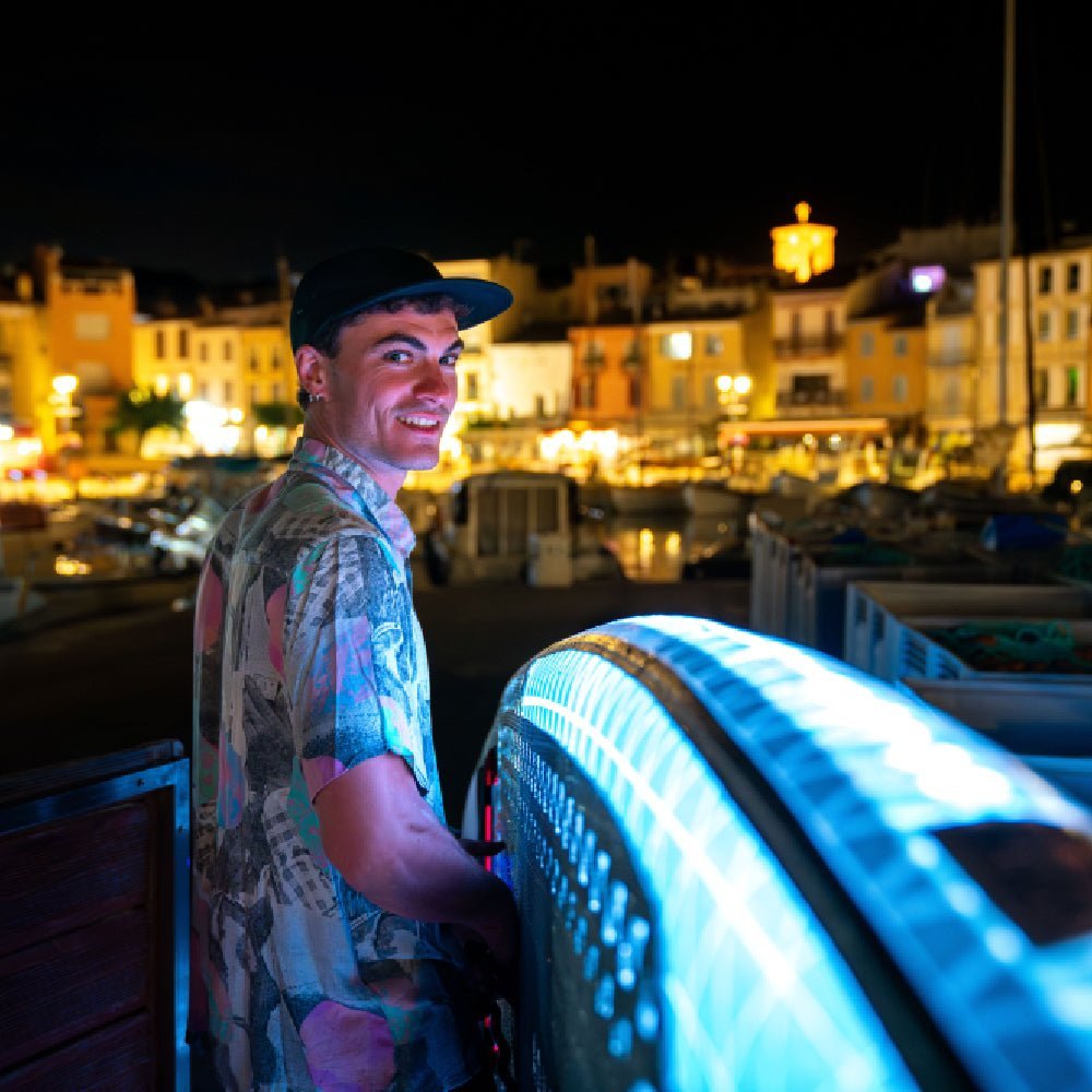 Aqua Marina Glow BT-24GL All Around ISUP With Ambient Light System And Safety Leash, 10FT (SAK48269)