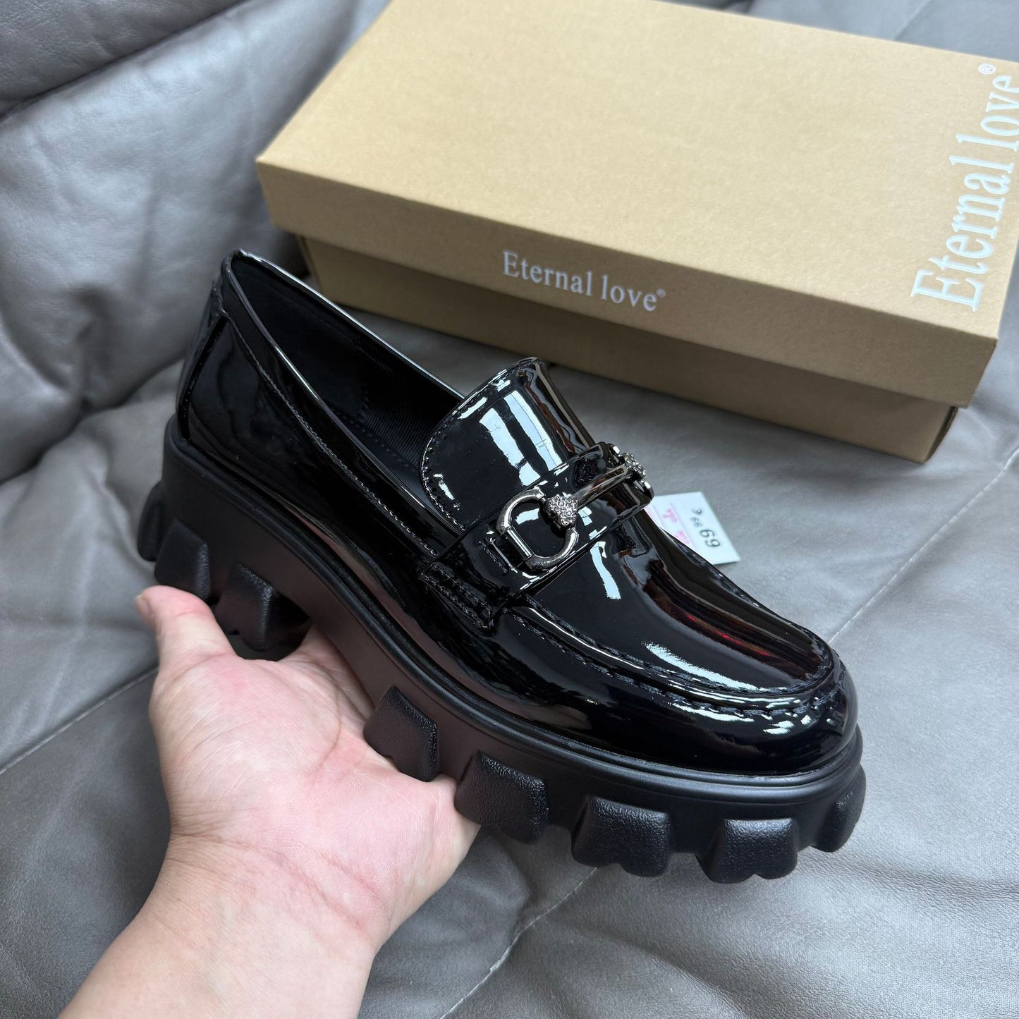 Platform leather shoes with hidden heel lift