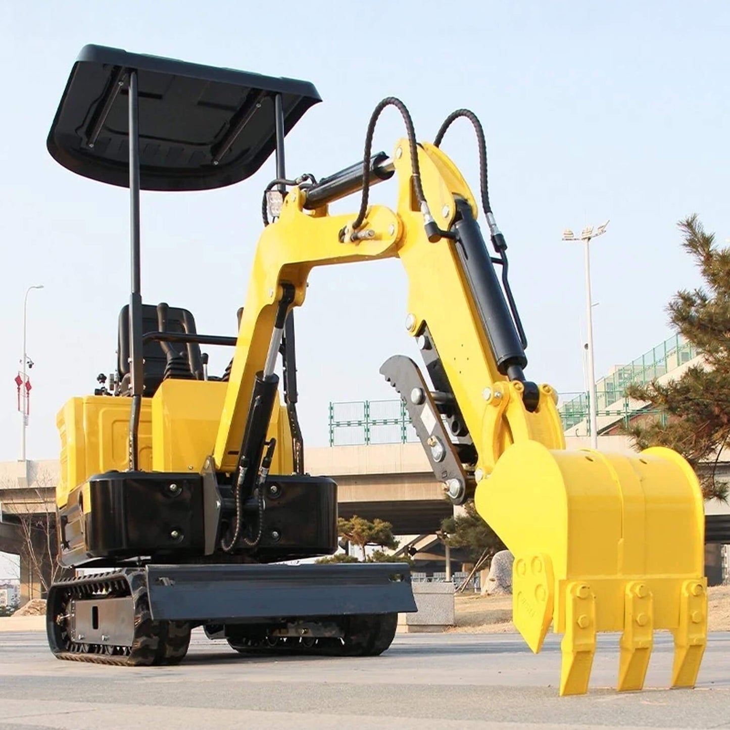 Heavy Duty Mini 13.5HP 1.0T Excavator Crawler Digger With Bucket (SAK31702)