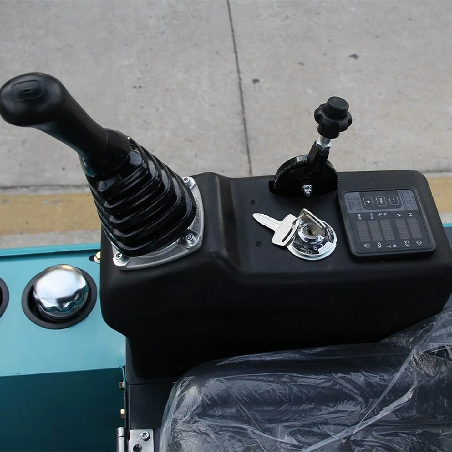 Heavy Duty Mini 1.8T Excavator Crawler Digger With Hydraulic Thumb (SAK83917)