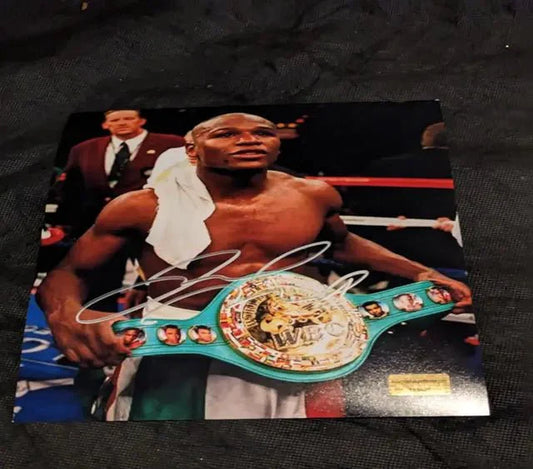 Floyd Mayweather autographed 8x10 photo - Champion Belt